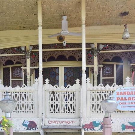 Houseboat Zaindari Palace Srīnagar Exterior foto