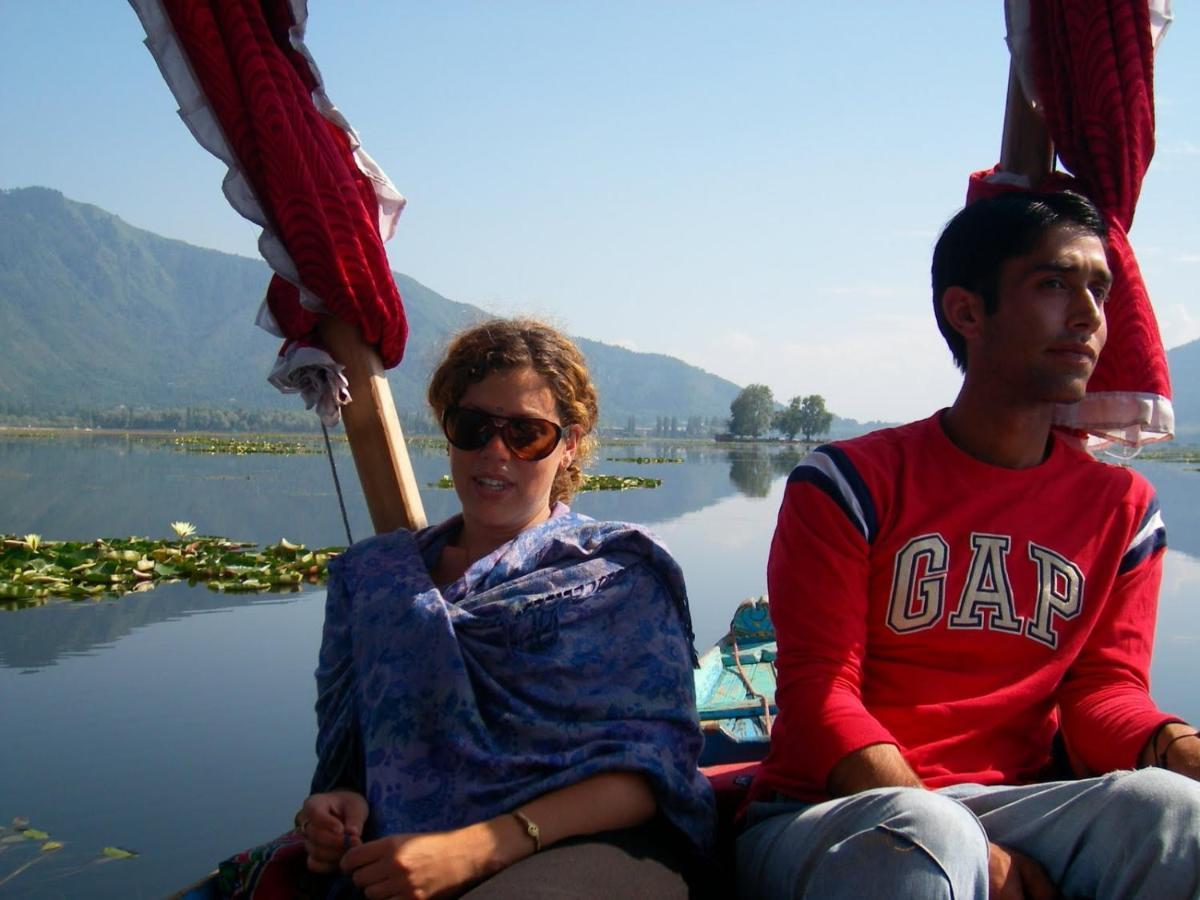 Houseboat Zaindari Palace Srīnagar Exterior foto