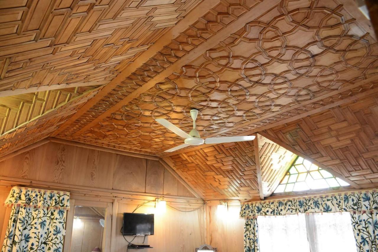 Houseboat Zaindari Palace Srīnagar Exterior foto