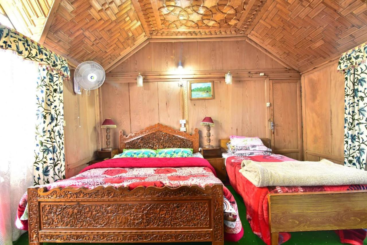 Houseboat Zaindari Palace Srīnagar Exterior foto