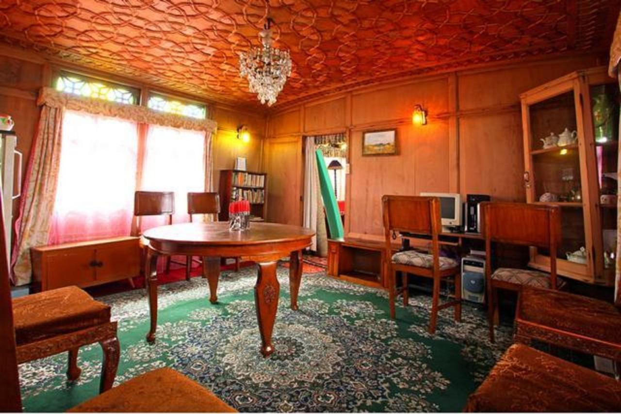Houseboat Zaindari Palace Srīnagar Exterior foto