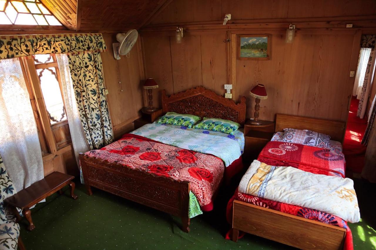 Houseboat Zaindari Palace Srīnagar Exterior foto