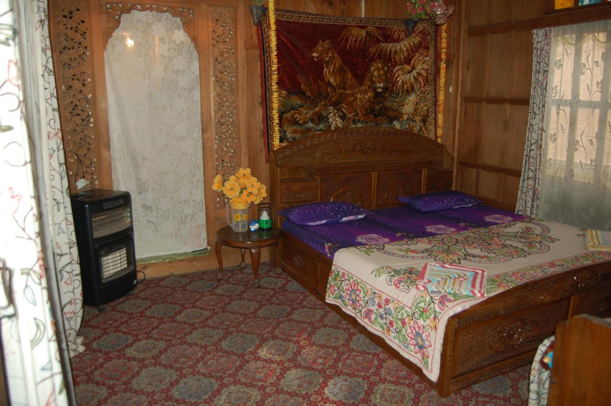 Houseboat Zaindari Palace Srīnagar Exterior foto