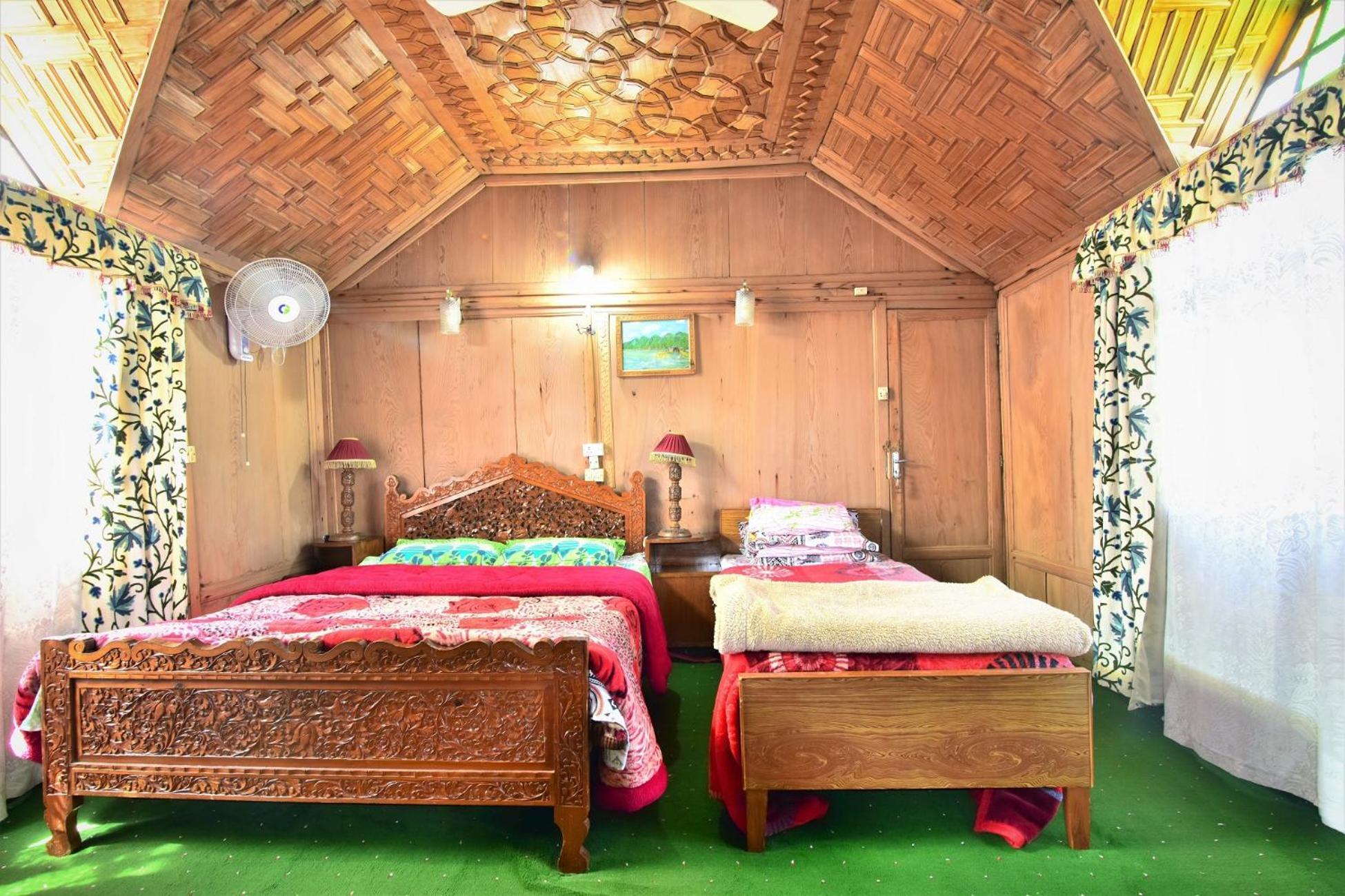 Houseboat Zaindari Palace Srīnagar Exterior foto