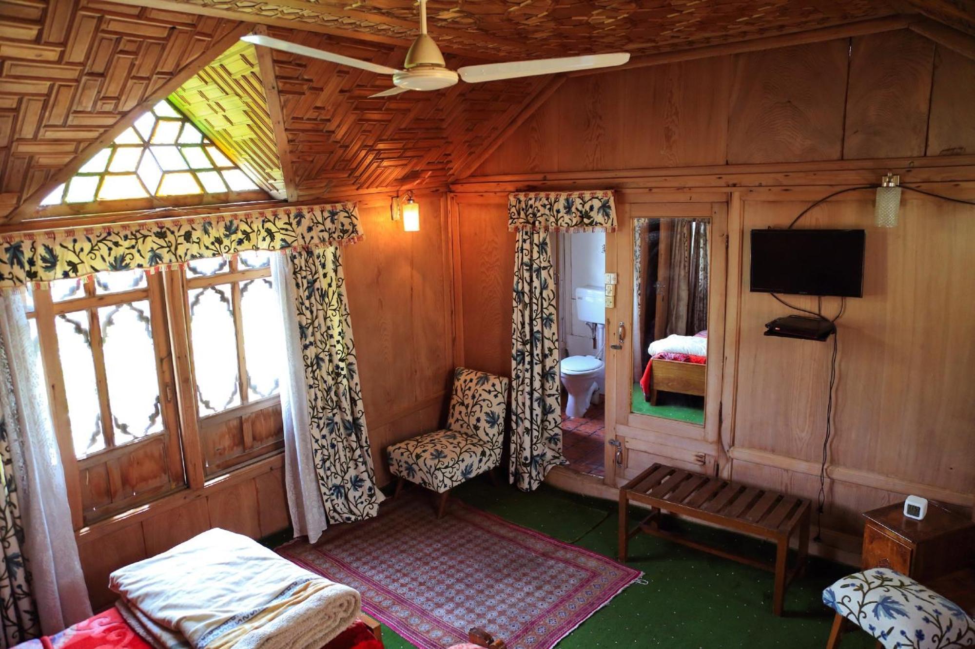 Houseboat Zaindari Palace Srīnagar Exterior foto