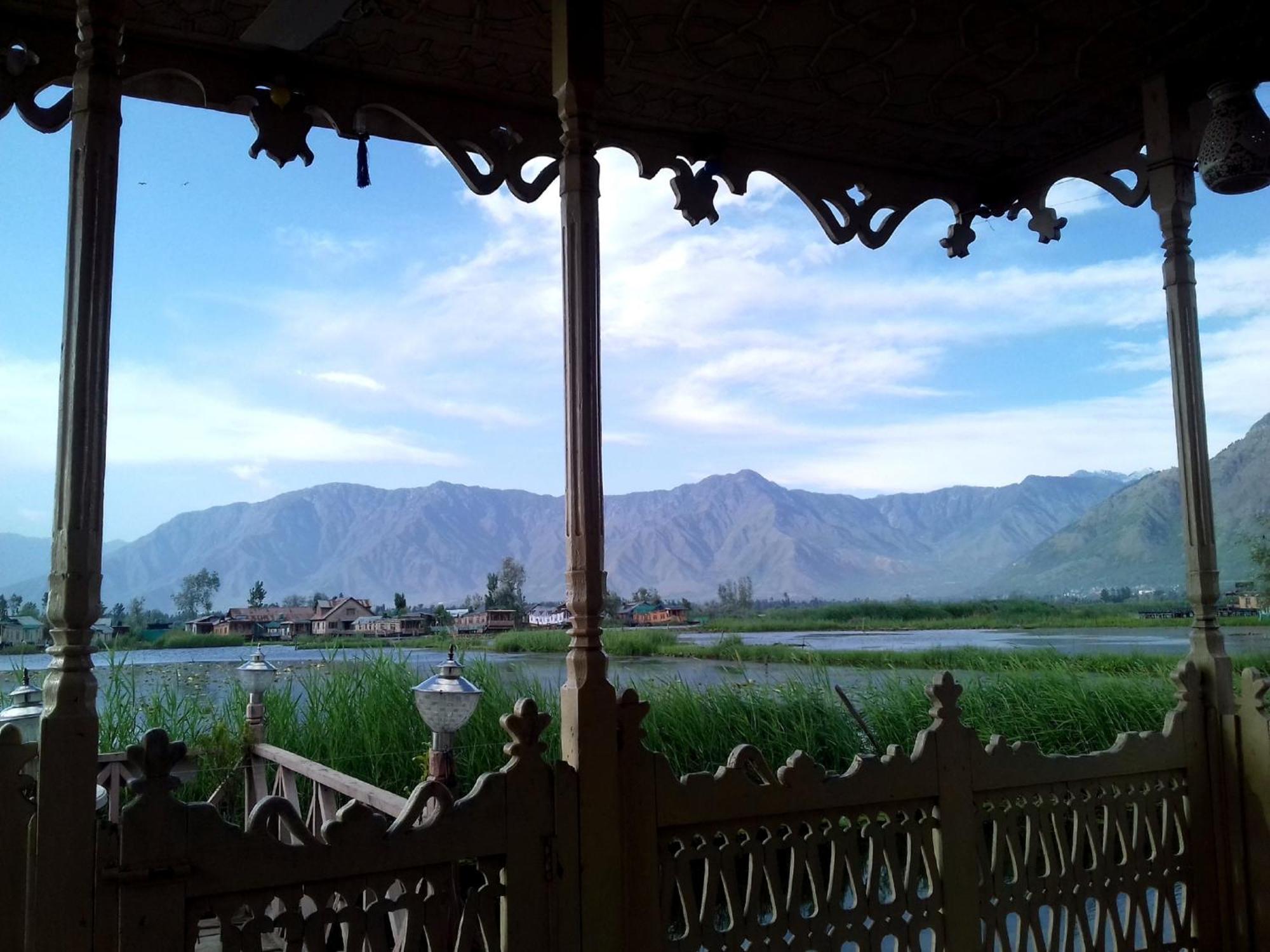 Houseboat Zaindari Palace Srīnagar Exterior foto