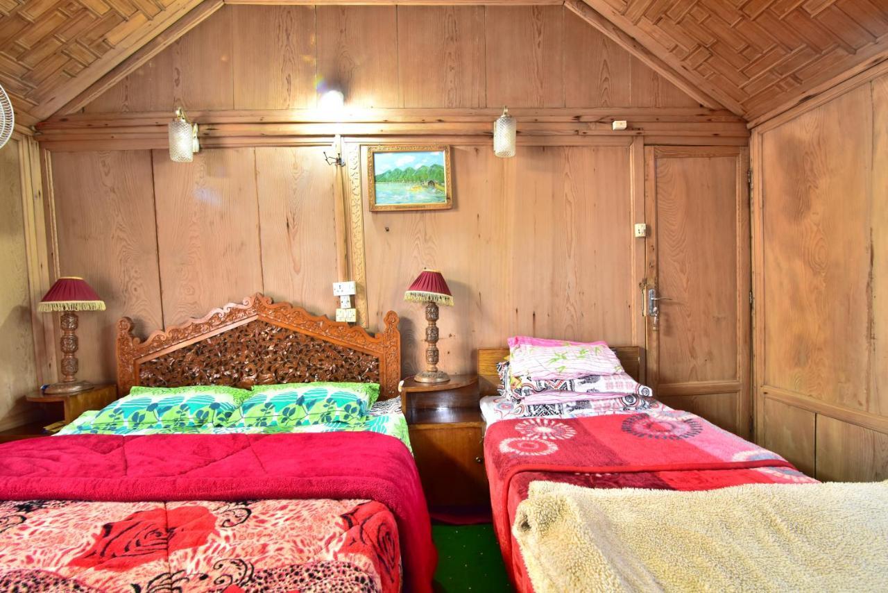 Houseboat Zaindari Palace Srīnagar Exterior foto