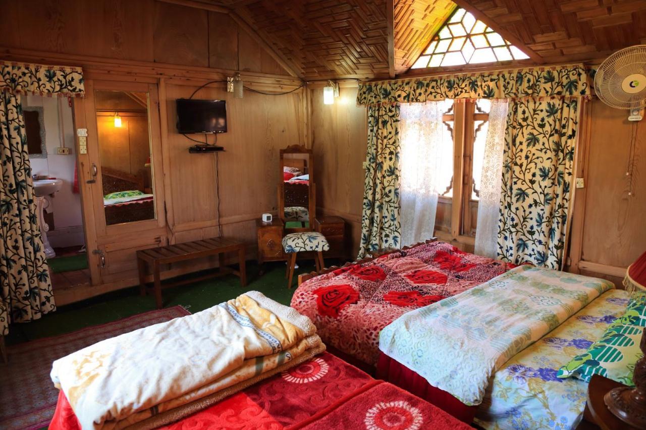 Houseboat Zaindari Palace Srīnagar Exterior foto